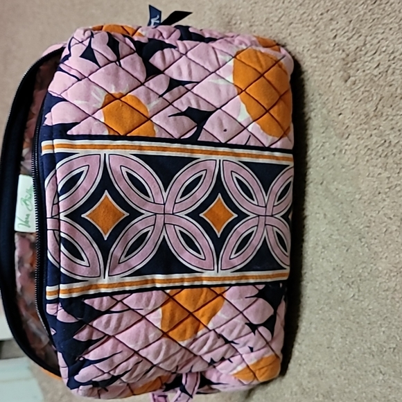 Vera bradley 3 piece travel accessories - Picture 3 of 7
